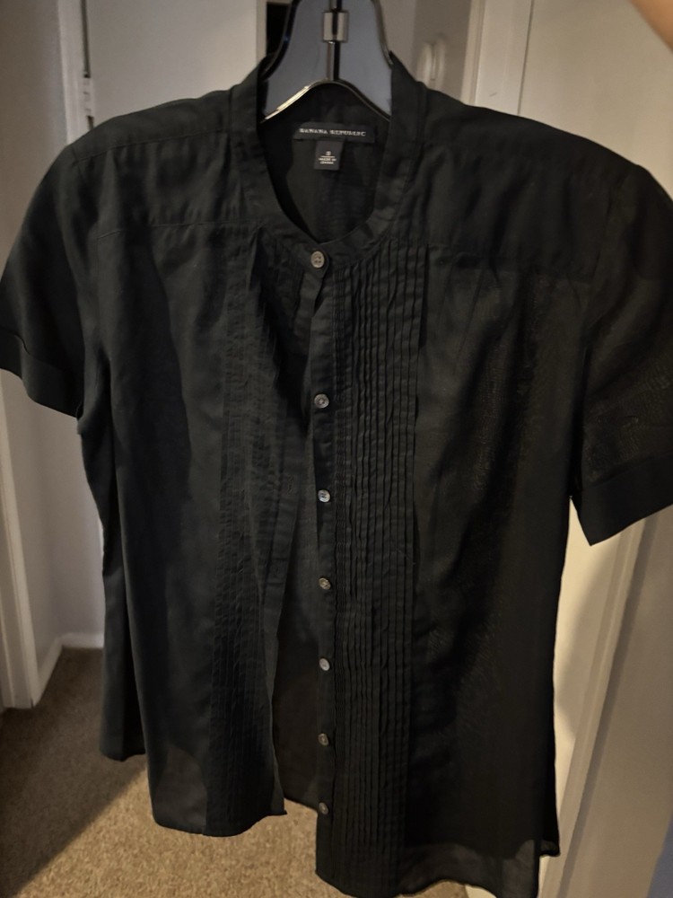 Banana Republic Women’s Black Short Sleeve Pleated Button Collared Dress Shirt S