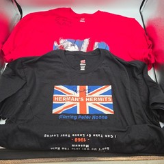 LOT OF 2 Herman’s Hermits Peter Noone Signed Autographed T-shirts XL/2XL