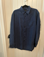 Claiborne Men’s L Blue Solid Long Sleeve Polyester Woven Point Collar Button-Up