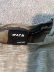 prAna Men’s Long Sleeve Ronnie II Crew Shirt In taupe Size small