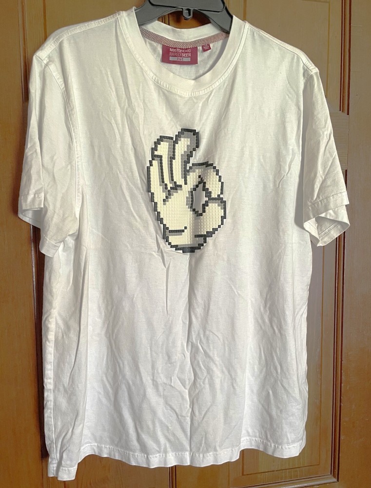 Mostly Heard Rarely Seen 8-Bit White T Shirt Crew Neck Okay Hand Gesture Size L