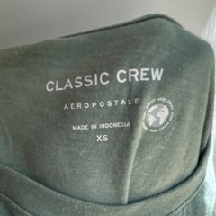 Aéropostale Classic Crew Girls Green Butterfly Graphic Logo Crew Neck T-Shirt XS
