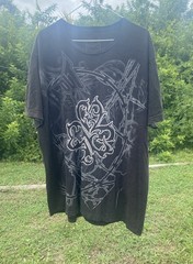 XL TapOut black barb wire tee