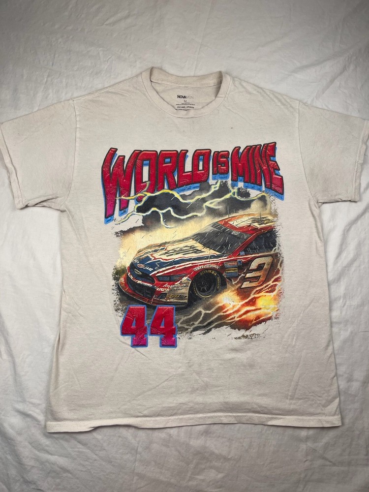 Novamen NASCAR “World is mine” Crew neck Tshirt Medium Off White Graphic Vintage