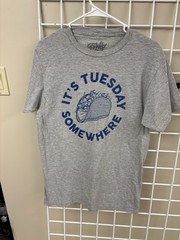 Taco Tuesday Funny T-Shirt Size Medium Short Sleeve 90/10 Blend Tee Luv