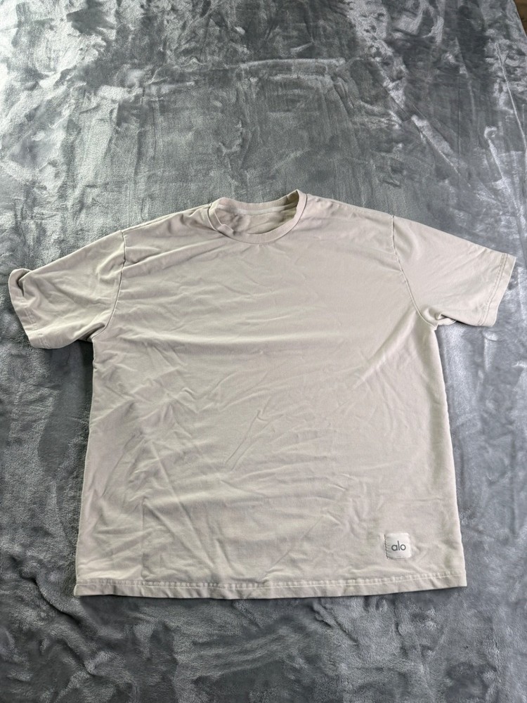 Alo Yoga The Alosoft Tee Men’s T-Shirt L Beige Moisture-wicking Fabric