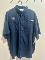 Columbia Men’s PFG Tamiami Collegiate Navy Short Sleeve Shirt – Large TN Titans