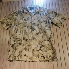 Hawaiianberry Mens Guayabera Shirt Medium Tan Floral Pintuck Pleated USA Made