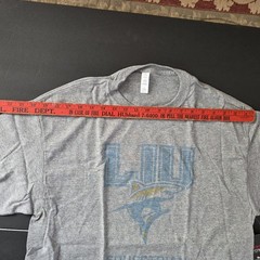 Long Island University LIU Sharks Equestrian Distressed T-shirt Size L