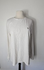 Ben Klark Men’s Long-Sleeve Crewneck Shirt – Off-White with Subtle Chest Emblem