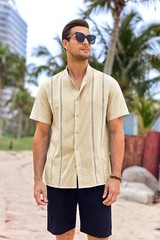 Men’s Casual Short Sleeve Guayabera Cuban Beach Wedding Button-Up Dress Shirt