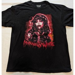 Motionless In White Vampire Girl Graphic T-Shirt Black XL (28×22)