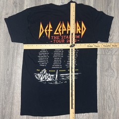 Def Leppard Shirt Mens Small Black Diamond Star Halos Tour 2022 Graphic Concert