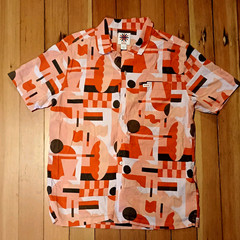 RVCA Men’s M Short Sleeve Geometric Orange Pink Button-Up Shirt