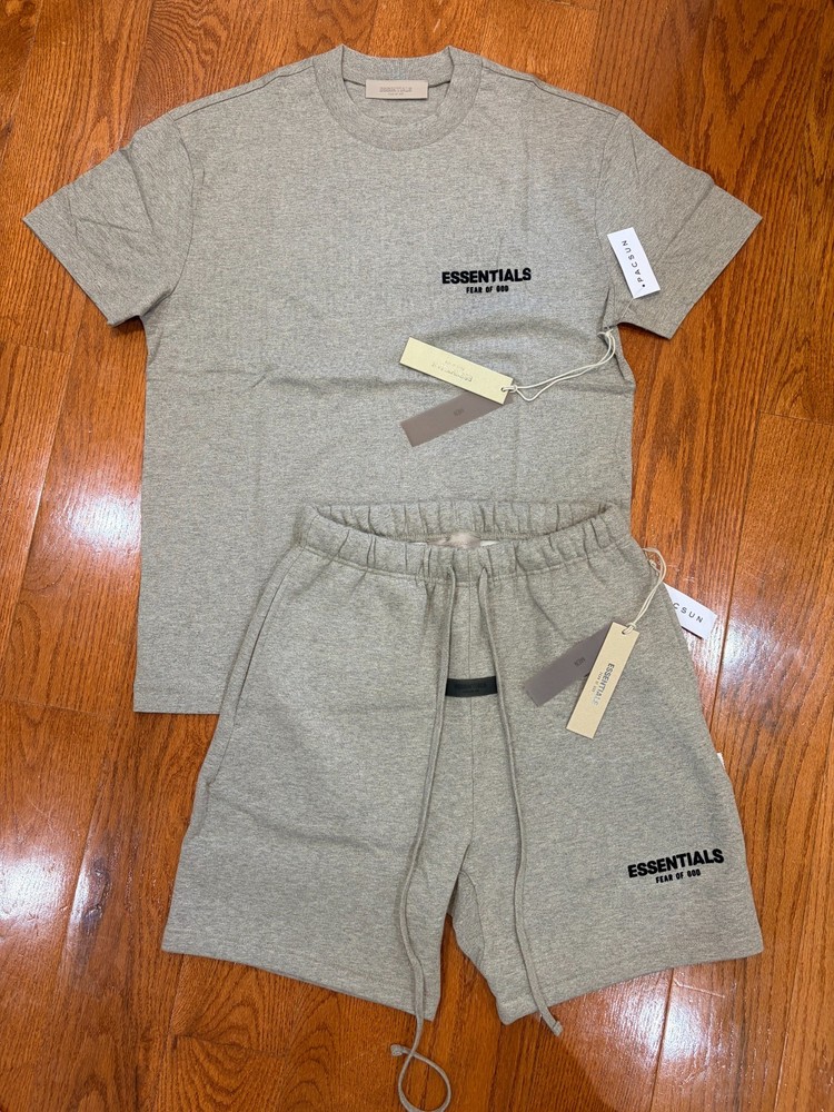 Essentials Set T-shirt and Short in Dark Oatmeal (size XS)