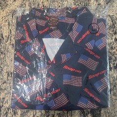 LARGE Snap-on brand American flag patterned button-down Men’s Shirt- Polyester