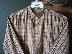 MEDIUM 15.5-33/34 WRINKLE FREE PURITAN PLAID BANDED COLLARLESS WESTERN SHIRT