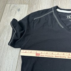 Buckle Black T Shirt Men’s L Black Short Sleeve V Neck Tee Casual Comfort
