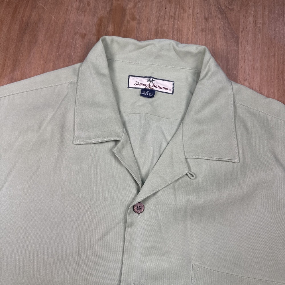 Tommy Bahama 100% Silk Short Sleeve Button Down Shirt Mens M Green Beach Resort