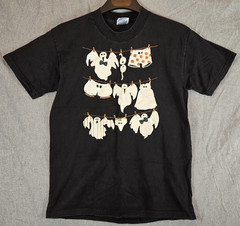 VINTAGE WHITE GHOSTS 3-D HALLOWEEN BLACK T-SHIRT HANES COMFORT-T SIZE M (38-40)