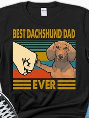 Best Dachshund Dad Ever Funny Dog Lover T-Shirt – Retro Dachshund Graphic Tee wi