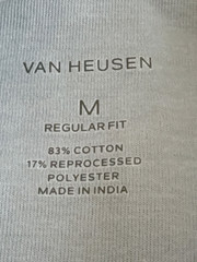 VAN HEUSEN Men’s Heavyweight Light Blue Long Sleeve Pocket Reg Fit Size M