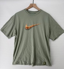 Nike The Nike Tee Croissant Swoosh Graphic T-Shirt Men’s Large