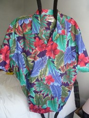 HILO HATTIE 62″ chest Bright pink & blue floral Hawaiian Shirt