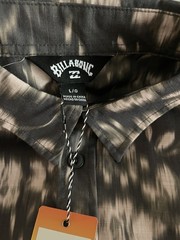 BILLABONG SZ L Collard Men’s Short-Sleeve Button-Dodwn Shirt Dark Floral Pattern