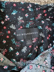 No Boundaries Floral Multicolor Flower Pattern Button-up Shirt Large (42-44)