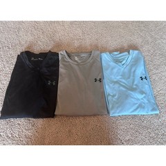 Under Armour Brand, (3 Total) Heat Gear Tee Shirts, Men’s Size Medium