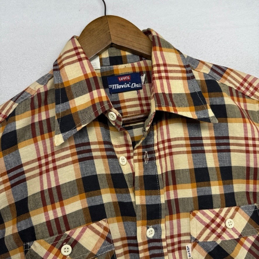 Levis Shirt Men’s Medium Tan Colorful Western Movin on Cowboy White Tab 70s 80s