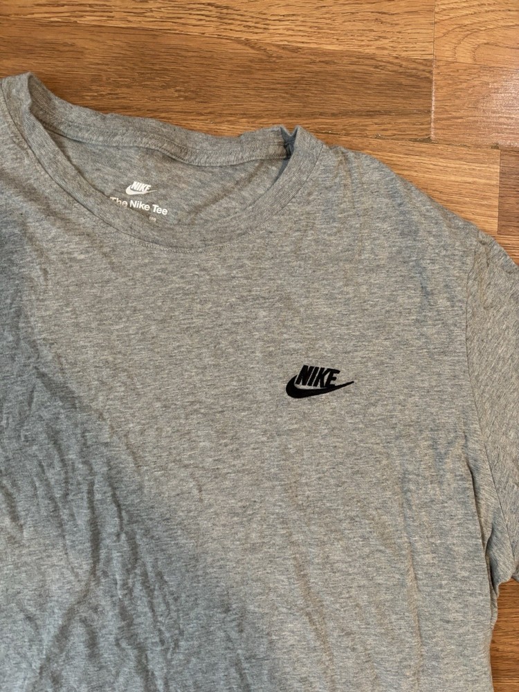 Nike The Nike Tee Gray Solid Logo Crew Neck Short Sleeve Men’s T-Shirt 2XL