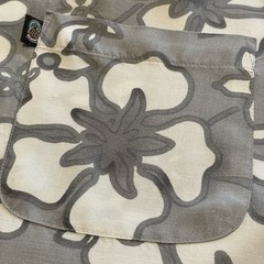 Pineapple Connection Men’s Button Down Hawaiian Shirt Size Medium Gray Black Red