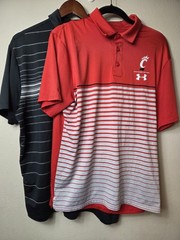 Under Armour 2 Polo Shirt Lot L University Of Cincinnati Bearcats Red Black