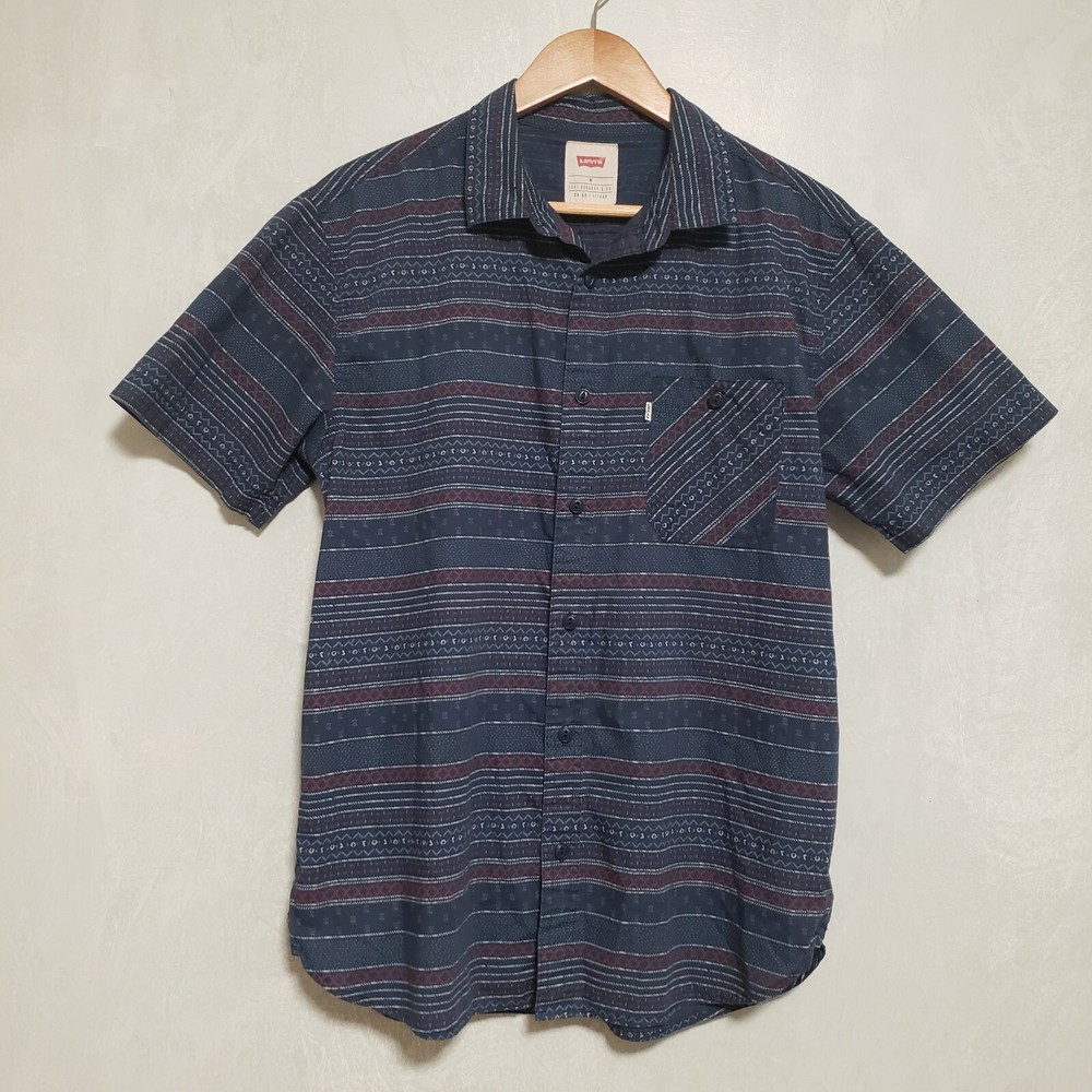 Levi’s Navy Red White Patterned Short Sleeve Button Down Shirt Size M