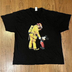 Gildan Disney Mickey Mouse Fireman Graphic Tee Black Short Sleeve XL Cotton