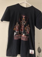 90s Nutmeg Chicago Bulls Triple Threat Jordan Grant Pippin T-Shirt 23×27.5”