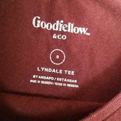 Goodfellow Lyndale Tee Basic T-Shirt Men’s Size Small Maroon Brown Short Sleeve