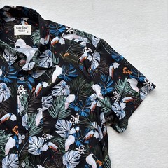 Tunevuse Tropical Bird Print Button Down Shirt Mens Size Medium Black Floral