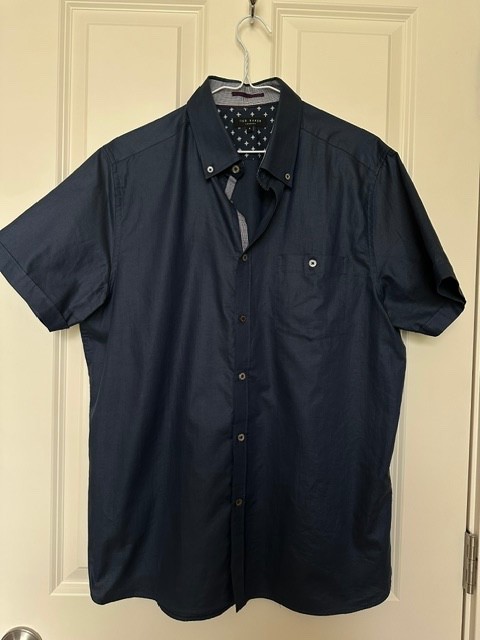 TED BAKER Short Sleeve Shirt Solid NAVY BLUE Pearl Button Trim Men’s Size 4