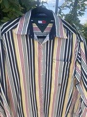 Men’s Button Down. Mid Weight All Cotton. Medium. Classic. Colorful Striped M
