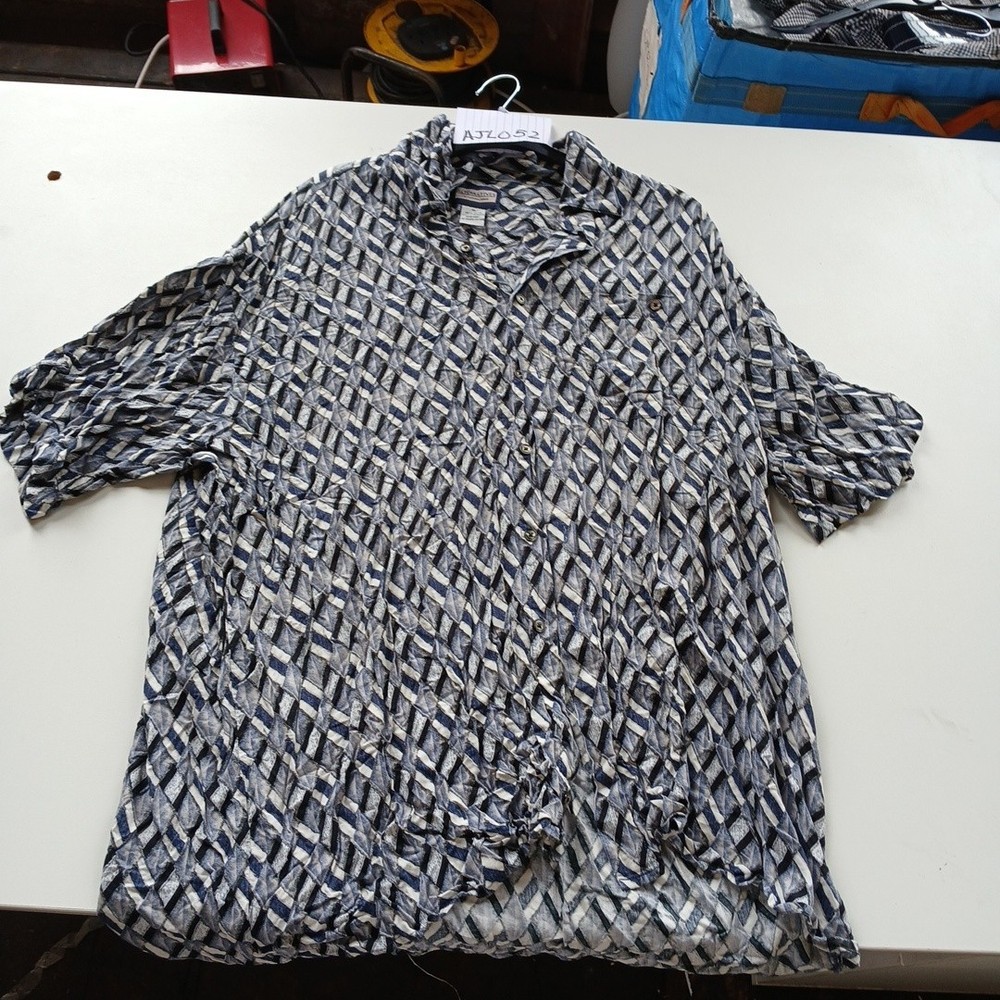Blue and White Geometric Pattern Button-Up Shirt AJL052