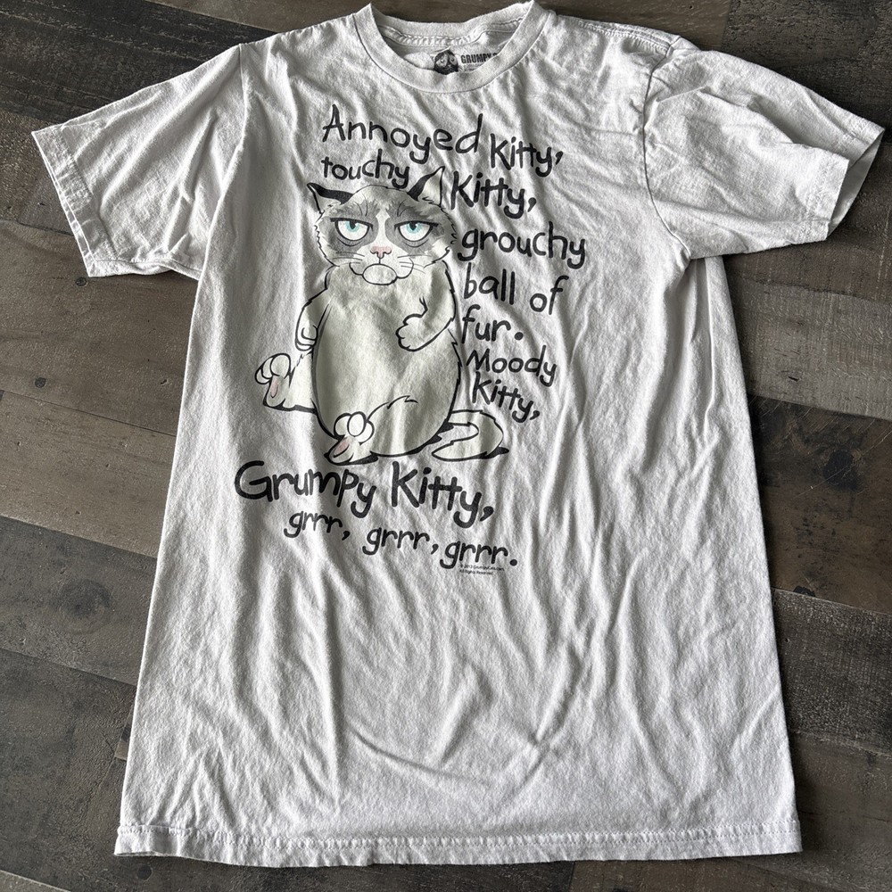 Grumpy Cat Grumpy Kitty Annoyed Kitty Grr Grr Gray t-Shirt size medium junior