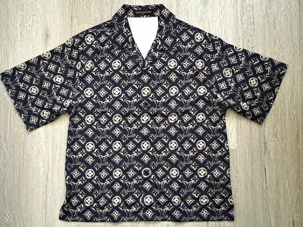 Authentic Louis Vuitton Monogram Short-Sleeved Silk Shirt Size S