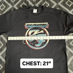 FOO FIGHTERS Space Crest Licensed Alt Rock T-Shirt 2022. MEDIUM Preowned NV