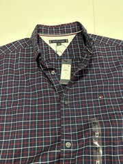 Tommy Hillfiger Men’s Medium Button Down Shirt Navy Red plaid Stretch Cotton