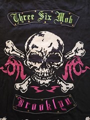 NWT WHITE/BLACK REFLECTION BY ROADBLOCK SKULL THREE SIX MOB BROOKLYN T-SHIRT L
