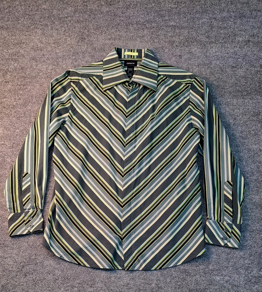 Claiborne Men’s Size L Modern Fit Chevron Pattern Hidden Buttons Green Shirt