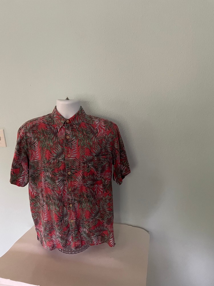 Bill Blass Men’s Medium Red Grey Silk Blend Front Pocket Short Sleeve Shirt